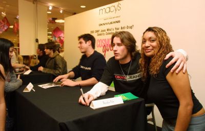 dkny03.jpg