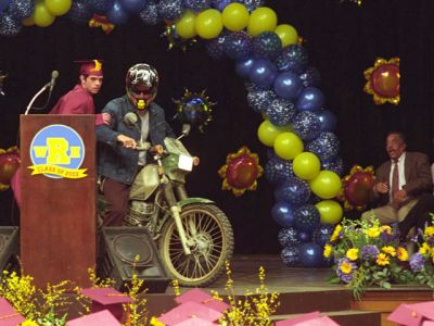 grad02.jpg